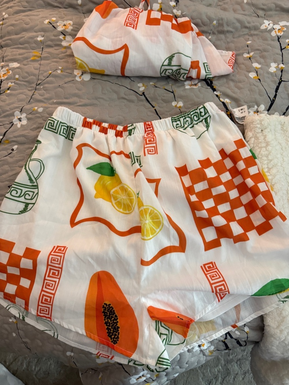 White Fruit-Print Two-Piece Cami & Shorts Set with Orange Papaya Motif - Picture 5 of 8